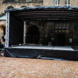 Bühne frontal ohne Wings