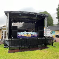 mobile-buehne-ax36-zum-breakout-festival